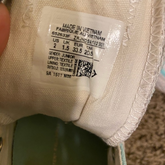 Converse - Picture 3 of 3